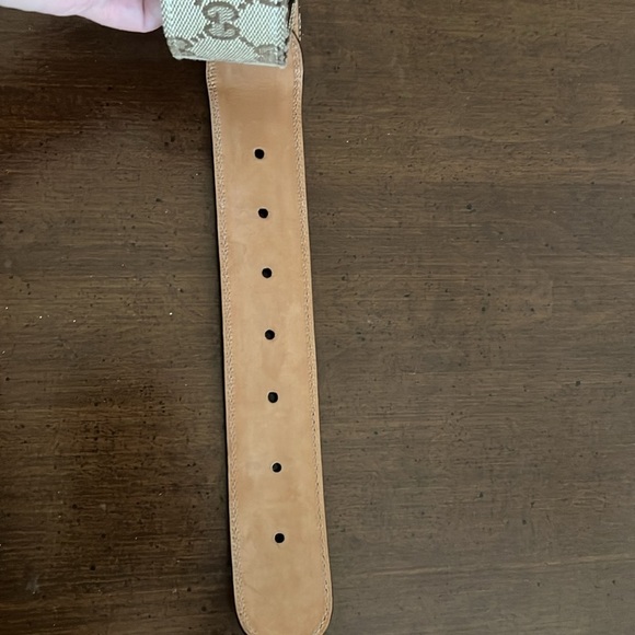 Gucci GG Canvas and Leather Belt with Gold Buckle - Size 80/32 - Picture 5 of 7